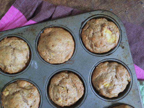 peach cobbler muffins | everybody likes sandwiches