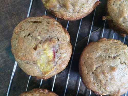 peach cobbler muffins | everybody likes sandwiches